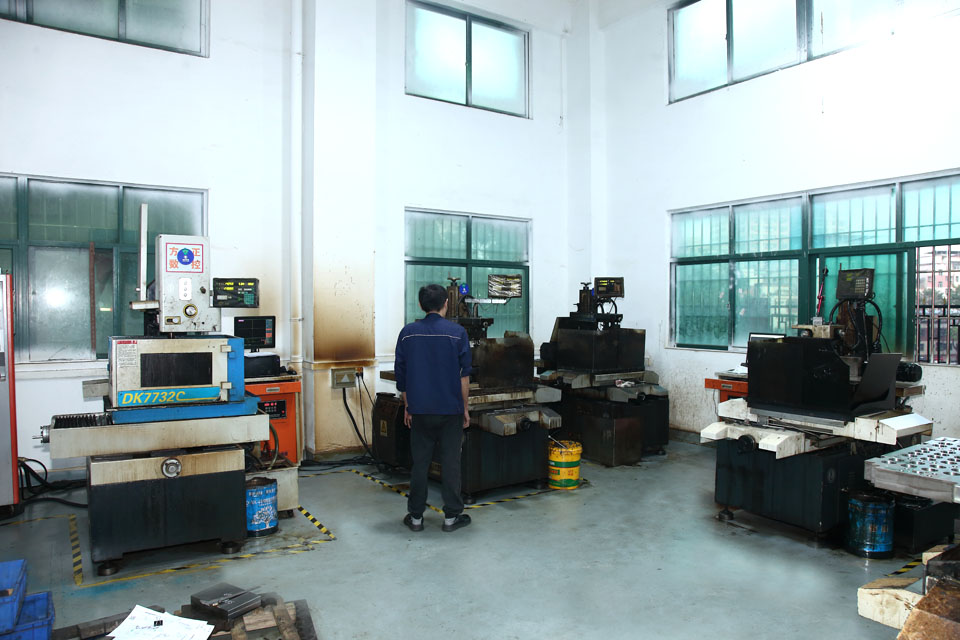 公司實力-線切割部門