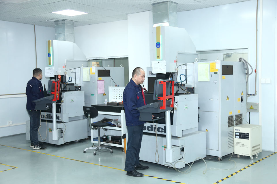 公司實力-沙迪克火花機(jī)